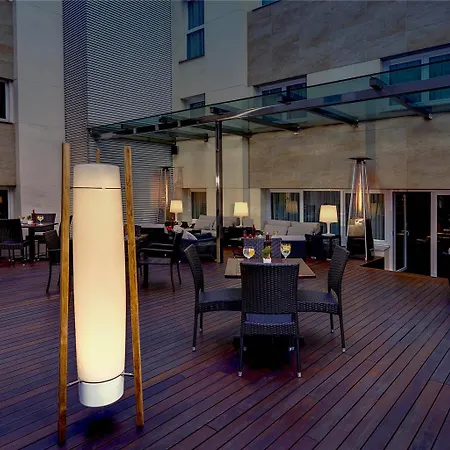 מלון Sercotel Coliseo 4*