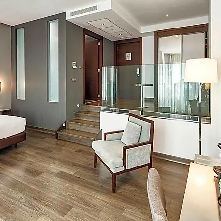 מלון Sercotel Coliseo