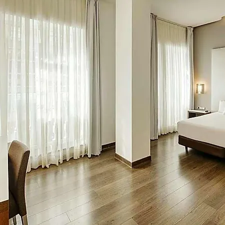 Sercotel Coliseo מלון 4*