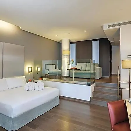 מלון Sercotel Coliseo 4*