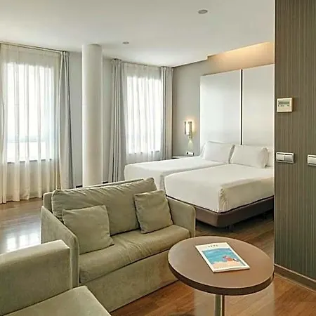 מלון Sercotel Coliseo 4*