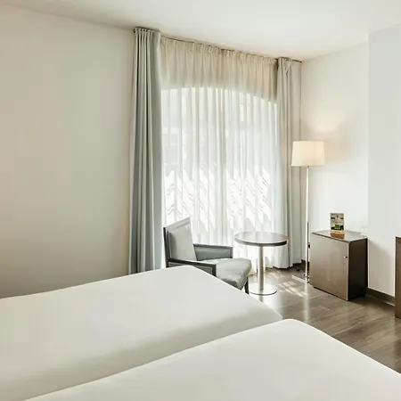מלון Sercotel Coliseo 4*