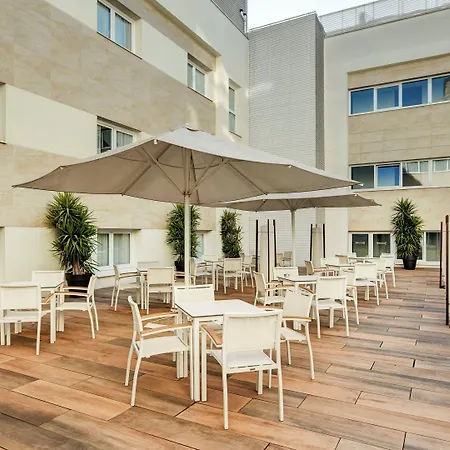 מלון Sercotel Coliseo 4*